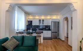 Dilek Apartments